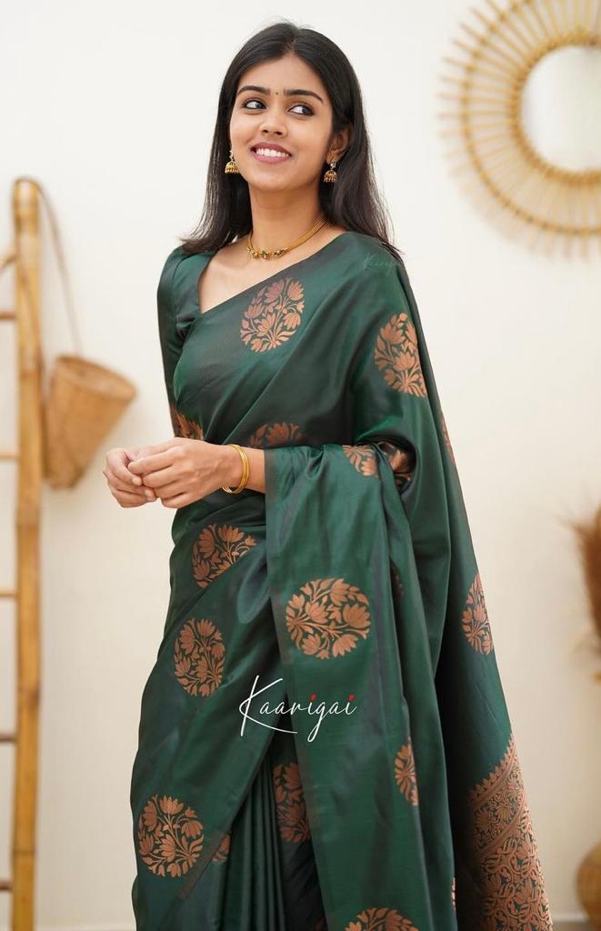 Liklee Green Soft Silk Saree with Classic Blouse Piece