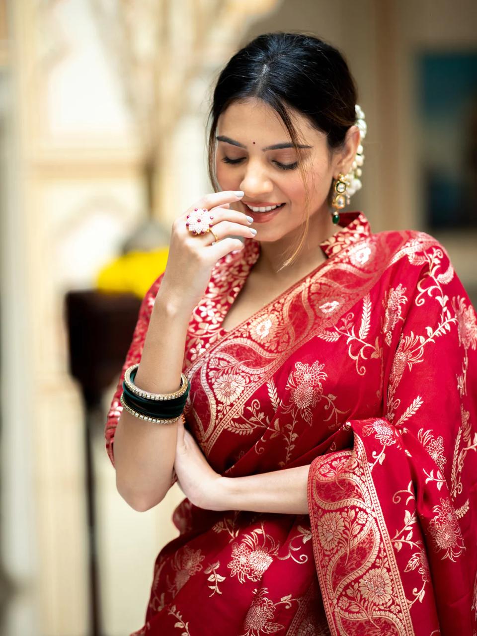 Liklee Flamboyant Red Soft Silk Saree with Majesty Blouse Piece