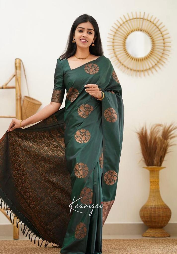 Liklee Green Soft Silk Saree with Classic Blouse Piece