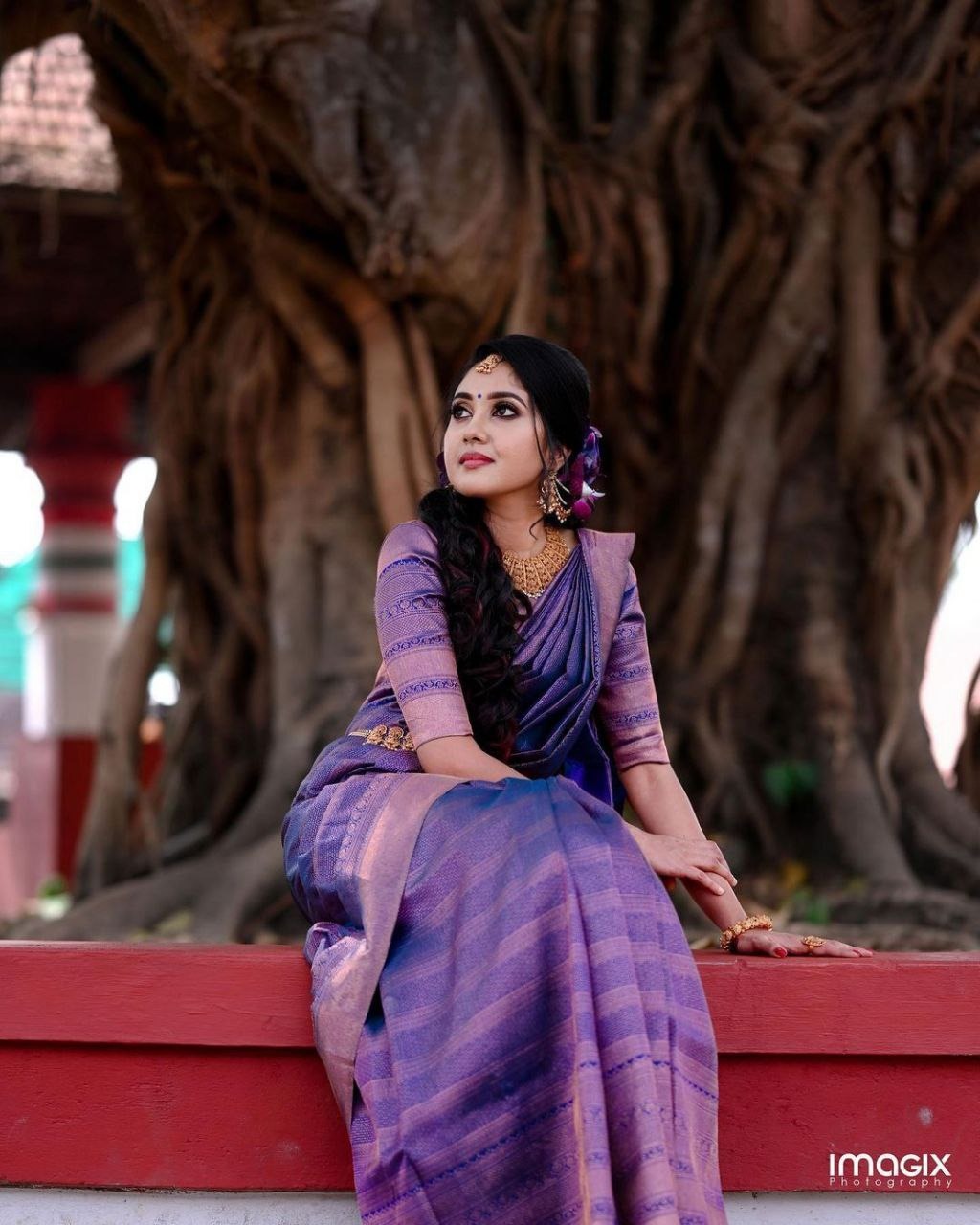 Liklee Purple colored Soft Silk Saree With Lovely Blouse Piece