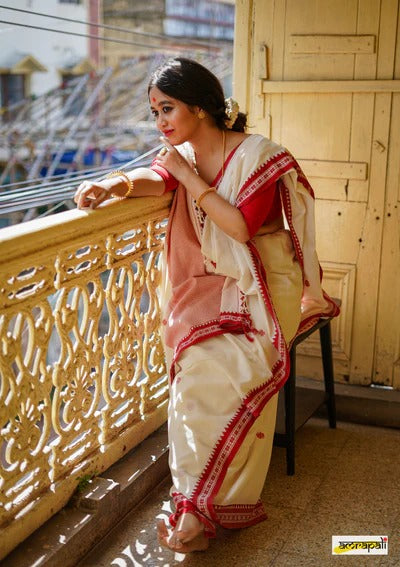 Liklee Amazing Creme Soft Silk Saree with Unique Blouse Piece