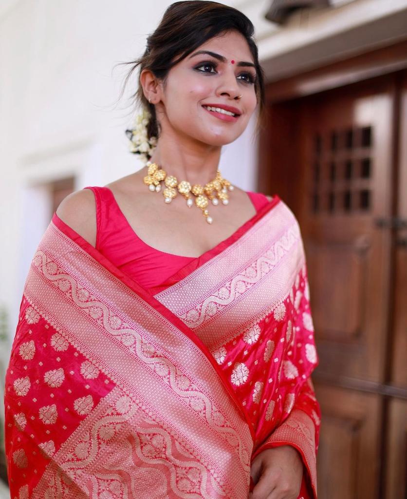 Liklee Flamboyant Pink Soft Silk Saree with Majesty Blouse Piece