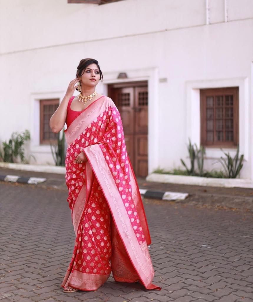 Liklee Flamboyant Pink Soft Silk Saree with Majesty Blouse Piece