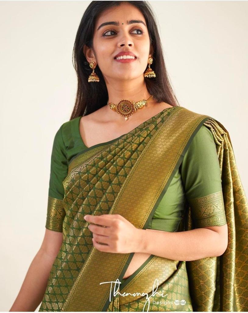 Liklee Flamboyant Green Soft Silk Saree with Majesty Blouse Piece