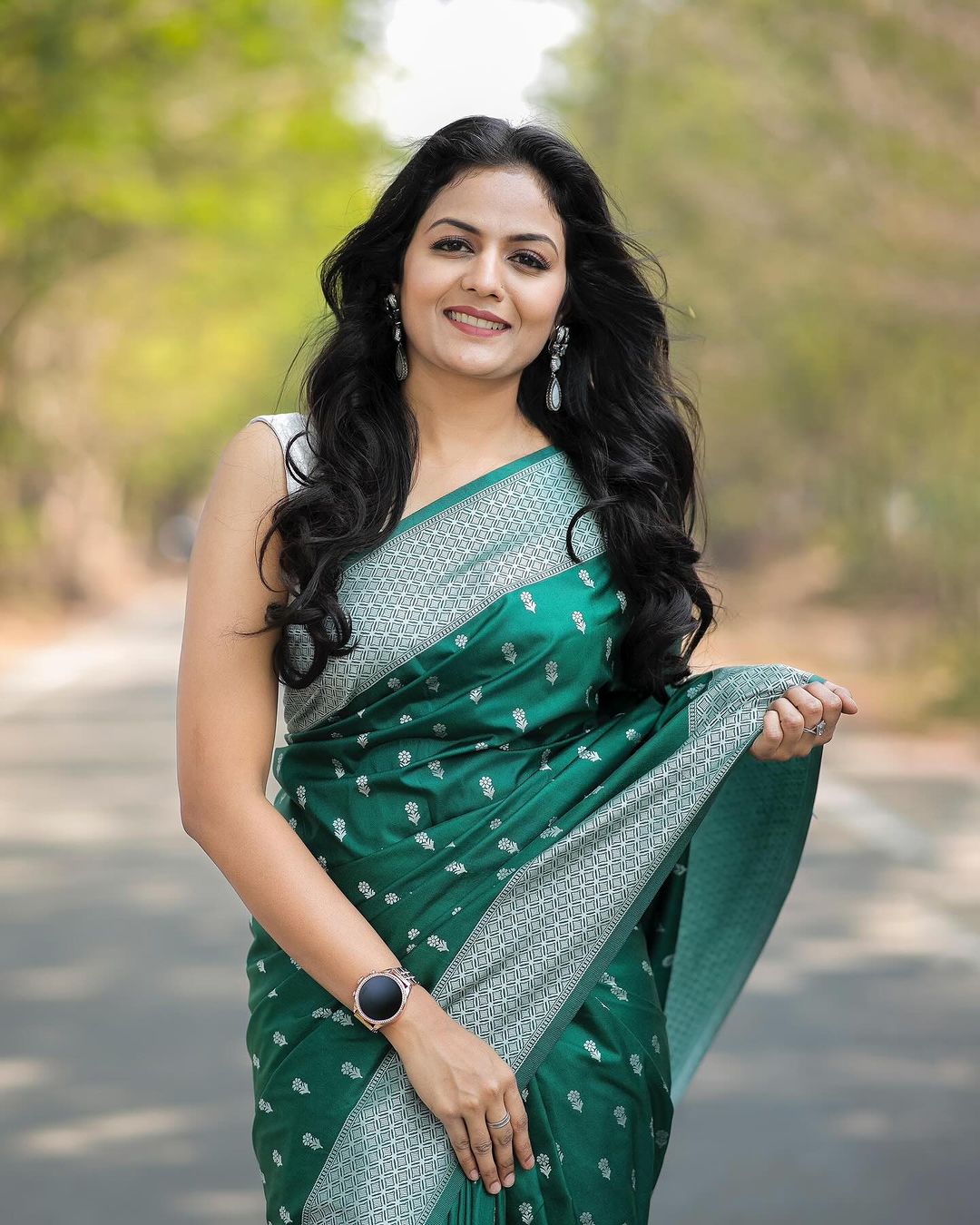 Liklee Amazing Green Soft Silk Saree with Unique Blouse Piece