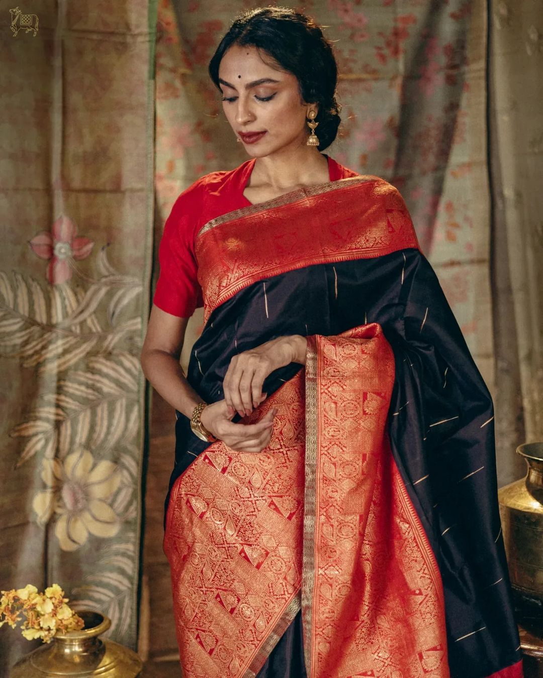 Liklee Black Women's Silk Weaving Jacquard Saree With Weaving Blouse