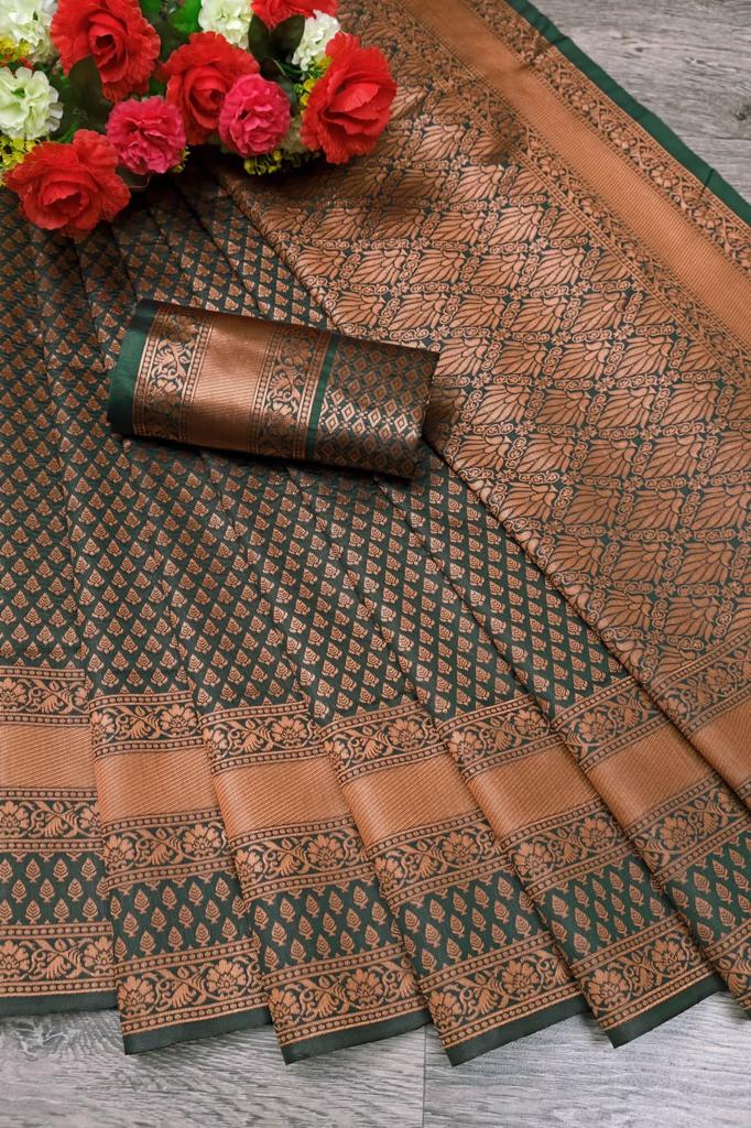 Liklee Green colored Soft Silk Saree With Lovely Blouse Piece