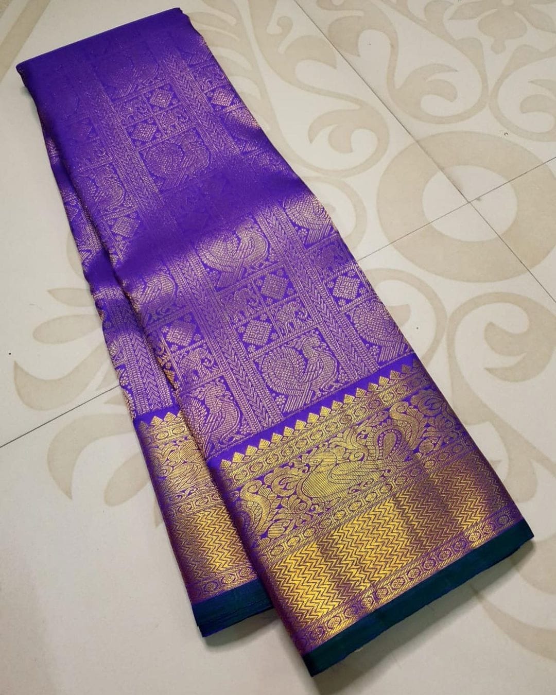 Liklee Purple Stylish Soft Silk Saree with Fancy Blouse Piece