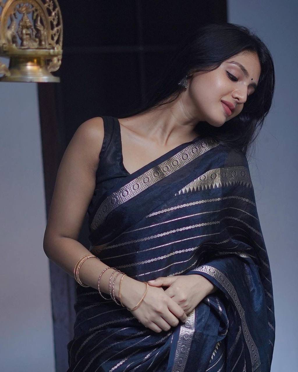 Liklee Black Enchanting Soft Silk Saree With Glowing Blouse Piece