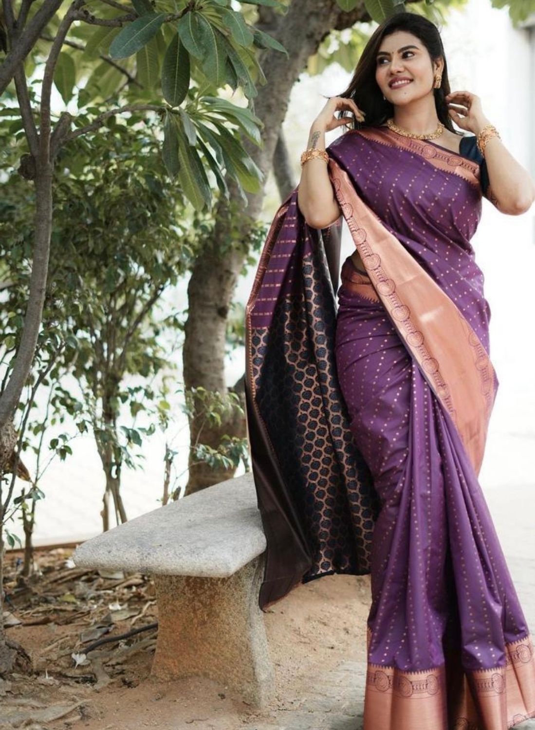 Liklee Flamboyant Purple Soft Silk Saree with Majesty Blouse Piece