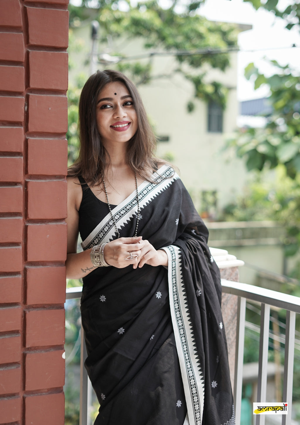 Liklee Amazing Black Soft Silk Saree with Unique Blouse Piece