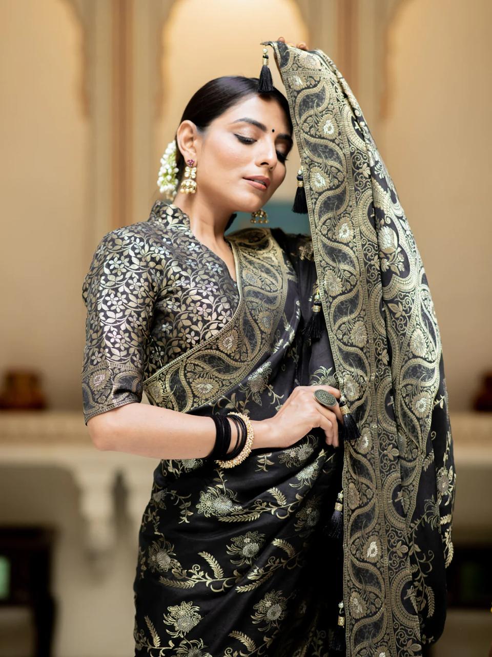 Liklee Flamboyant Black Soft Silk Saree with Majesty Blouse Piece