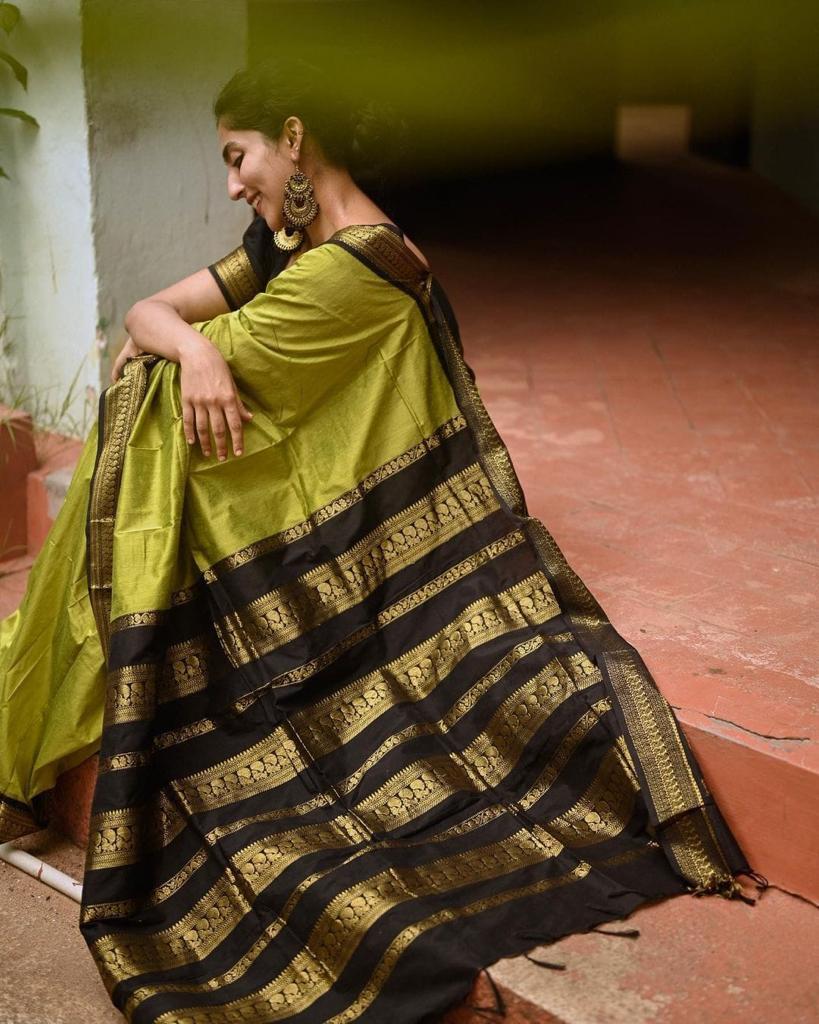 Liklee Amazing Perot Soft Silk Saree with Unique Blouse Piece