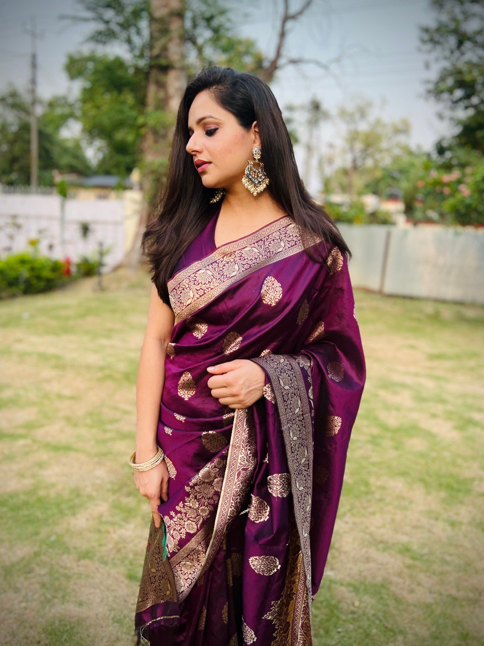 Liklee Flamboyant Wine Soft Silk Saree with Majesty Blouse Piece