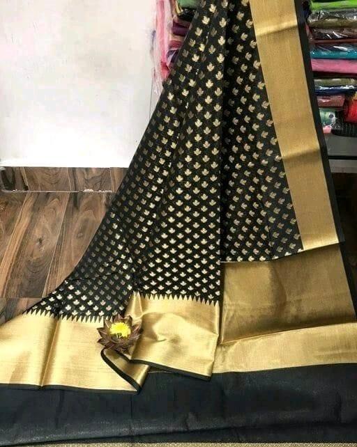 Black Soft Silk Saree With Vestigial Blouse Piece