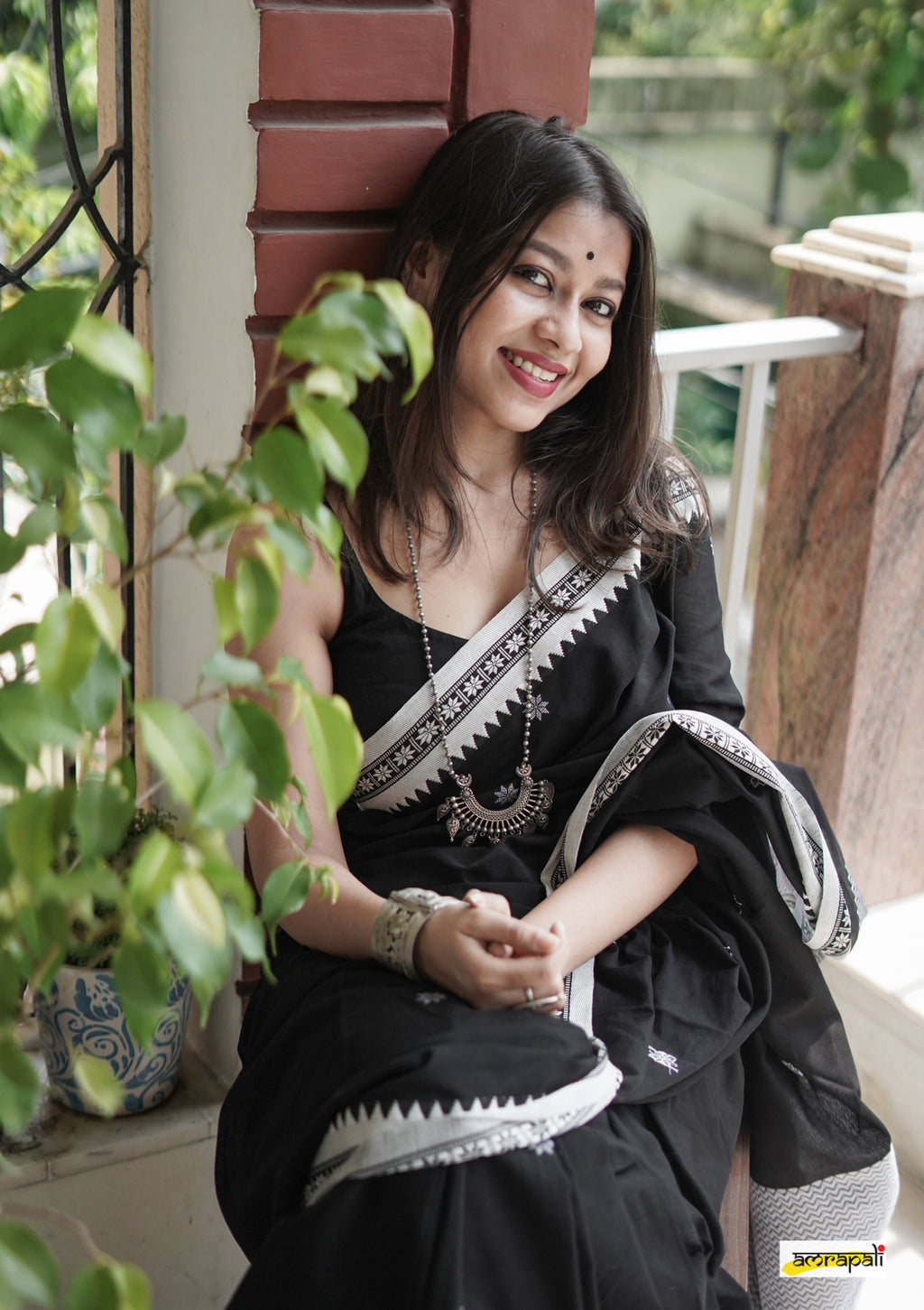 Liklee Amazing Black Soft Silk Saree with Unique Blouse Piece