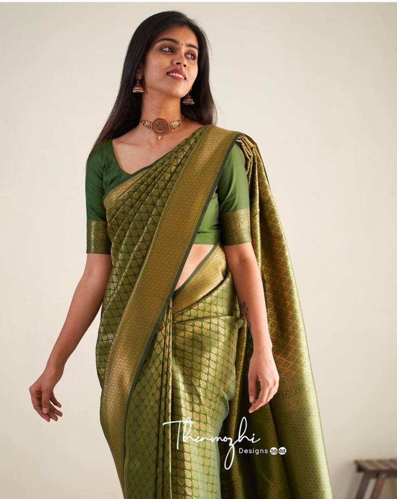 Liklee Flamboyant Green Soft Silk Saree with Majesty Blouse Piece