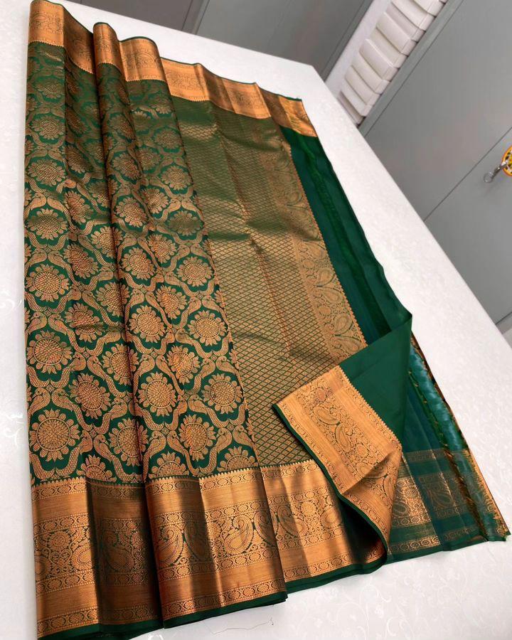 Liklee Magnetic Green Soft Silk Saree With Seraglio Blouse Piece