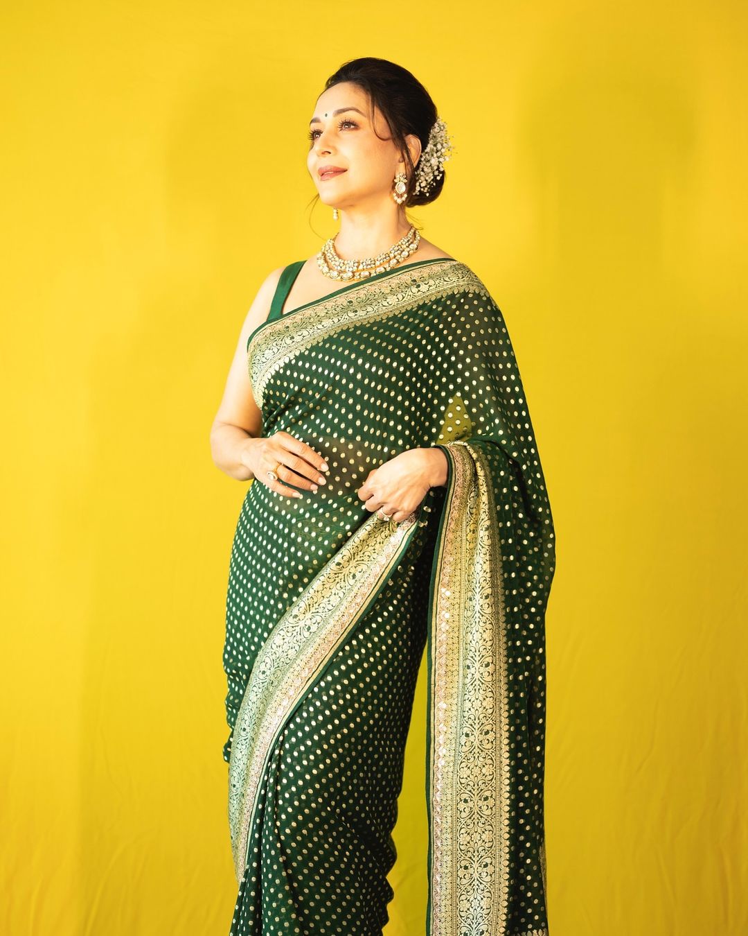 Liklee Green Bewitching Soft Silk Saree with Classic Blouse Piece