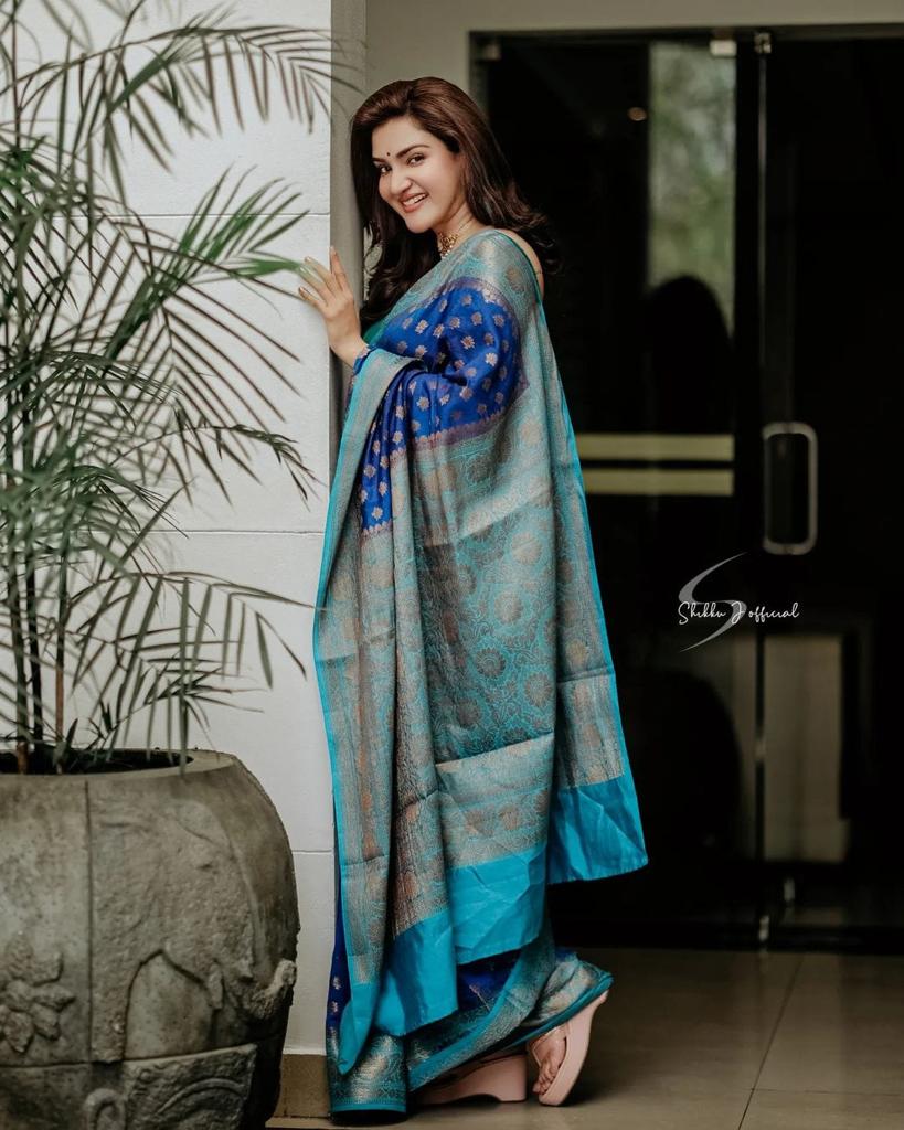 Liklee Blue Soft Banarasi Silk Saree With Classic Blue Blouse Piece