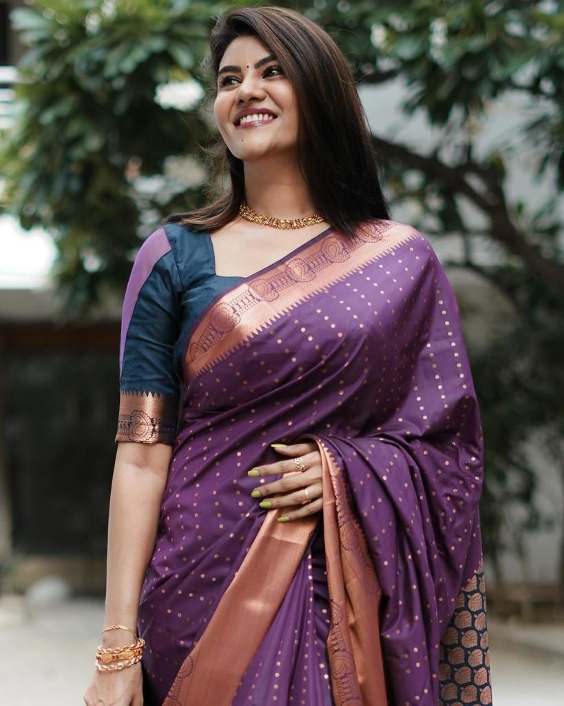 Liklee Flamboyant Purple Soft Silk Saree with Majesty Blouse Piece