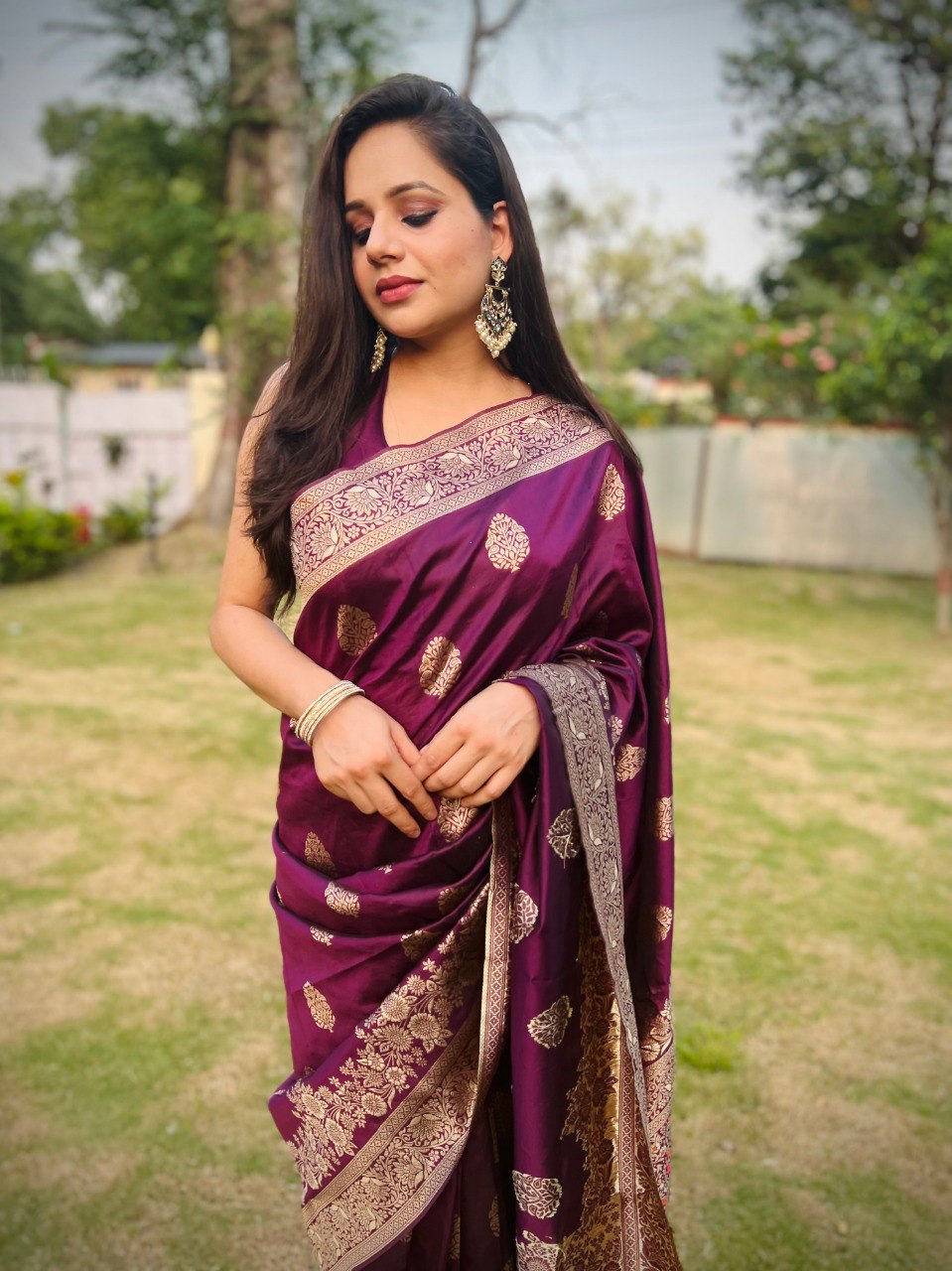 Liklee Flamboyant Wine Soft Silk Saree with Majesty Blouse Piece