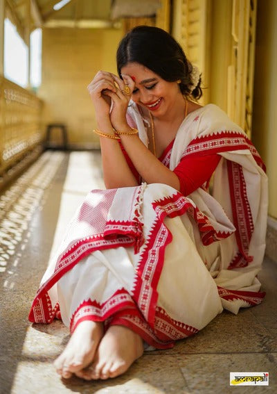 Liklee Amazing Creme Soft Silk Saree with Unique Blouse Piece