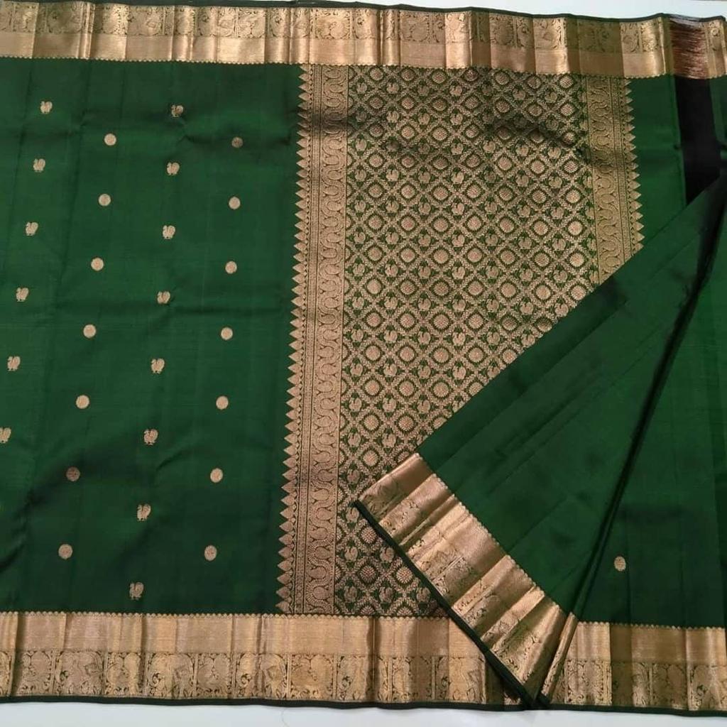 Liklee Green colored Soft Silk Saree With Lovely Blouse Piece