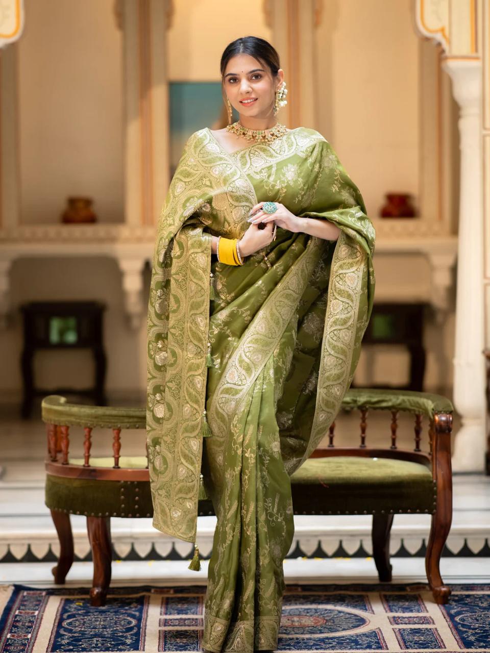 Liklee Flamboyant Green Soft Silk Saree with Majesty Blouse Piece