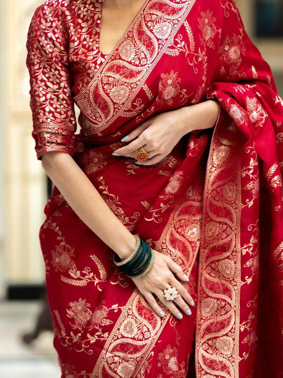 Liklee Flamboyant Red Soft Silk Saree with Majesty Blouse Piece