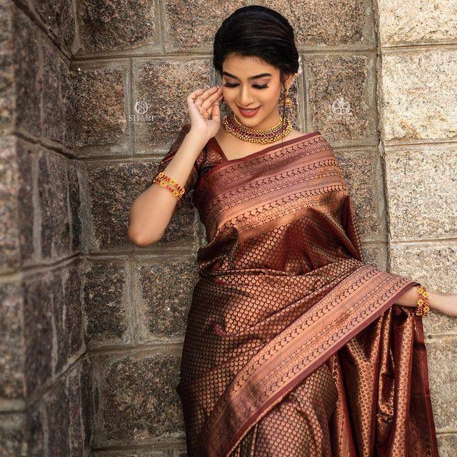 Liklee Brown Jacquard Checks Soft Lichi Silk Saree With Blouse Piece