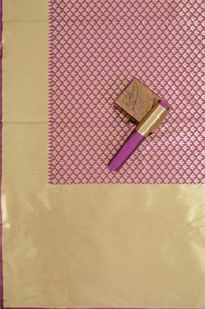 Purple Soft Silk Saree With Vestigial Blouse Piece