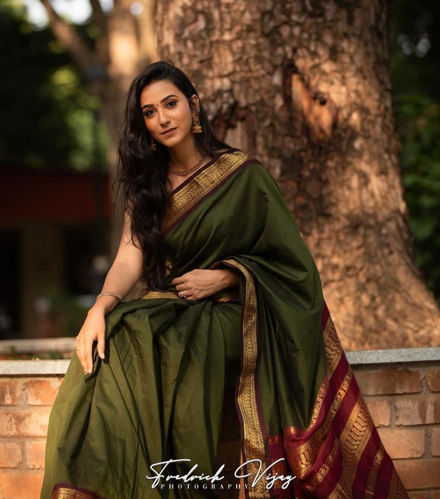 Liklee Amazing Green Soft Silk Saree with Unique Blouse Piece