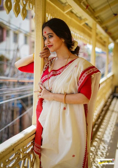 Liklee Amazing Creme Soft Silk Saree with Unique Blouse Piece