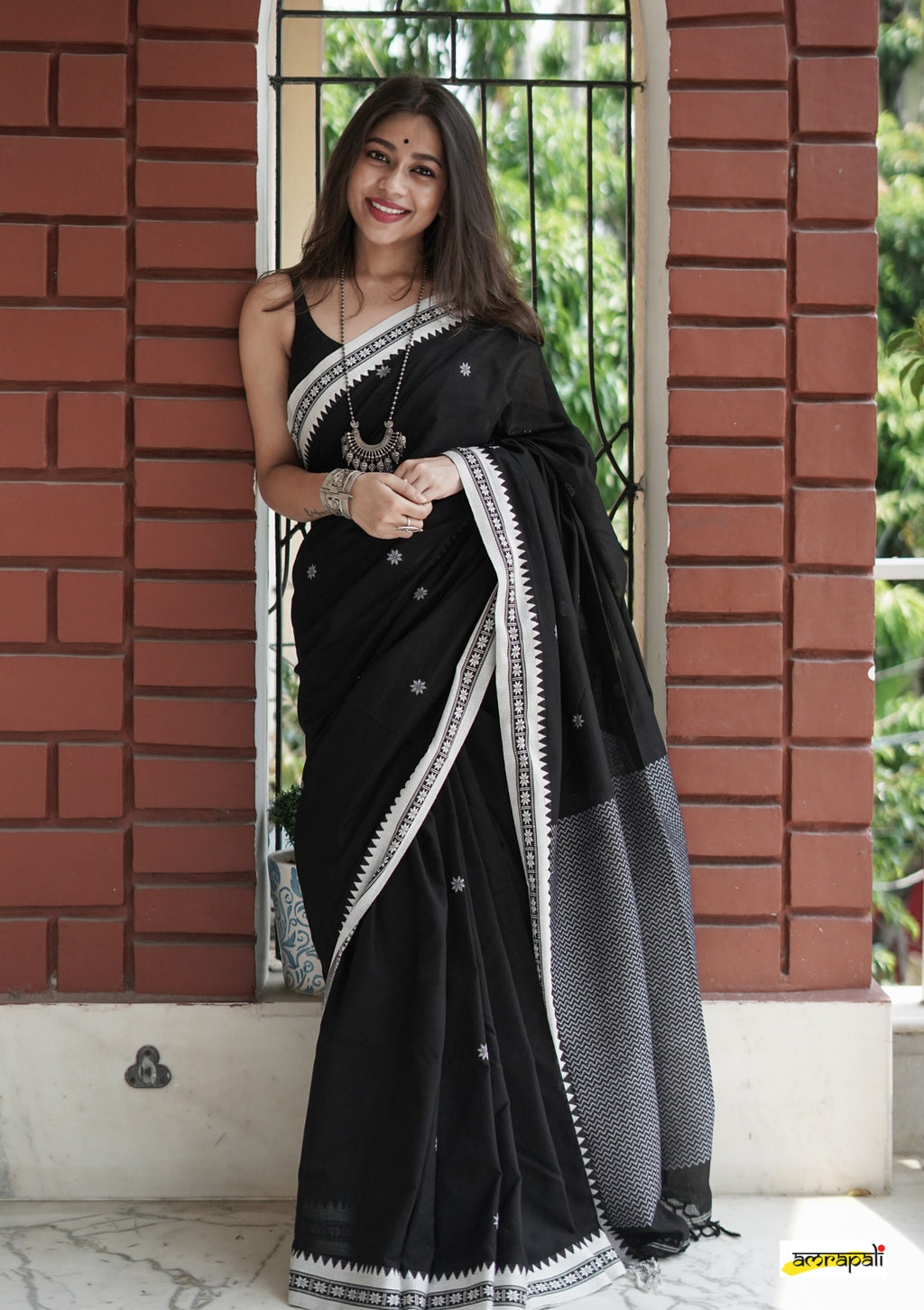 Liklee Amazing Black Soft Silk Saree with Unique Blouse Piece