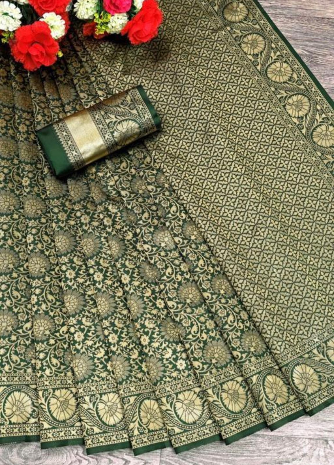 Liklee Green Stylish Soft Silk Saree with Fancy Blouse Piece