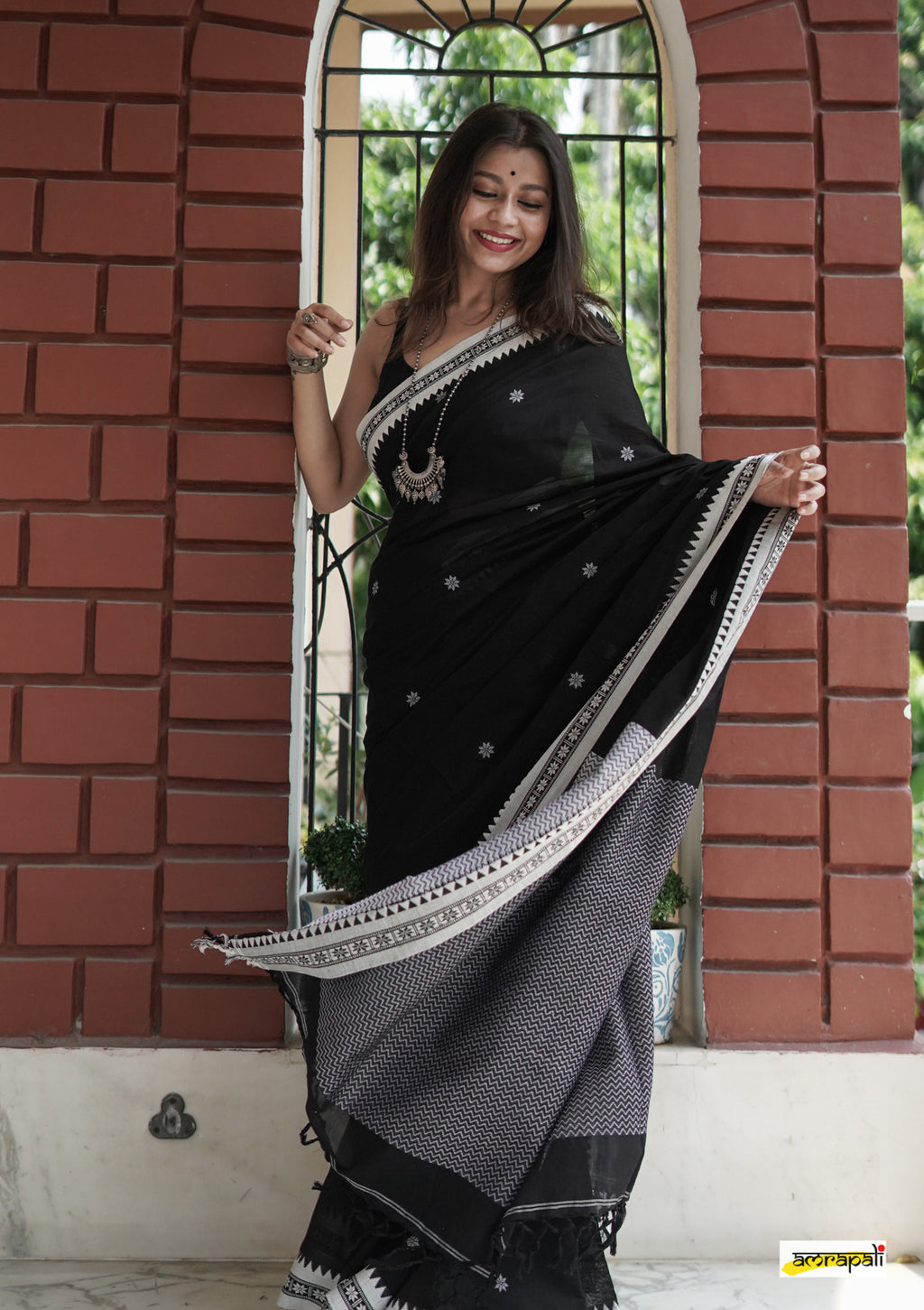 Liklee Amazing Black Soft Silk Saree with Unique Blouse Piece