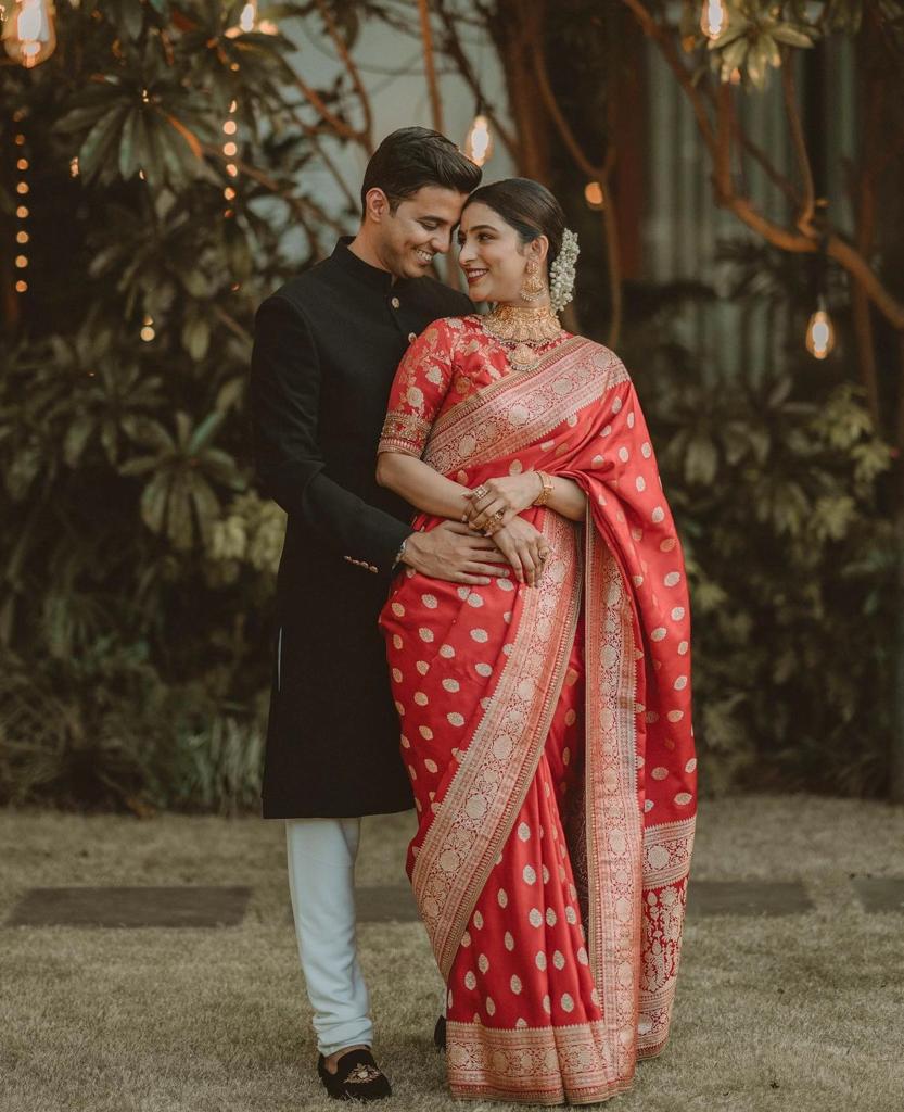 Liklee Flamboyant Red Soft Silk Saree with Majesty Blouse Piece